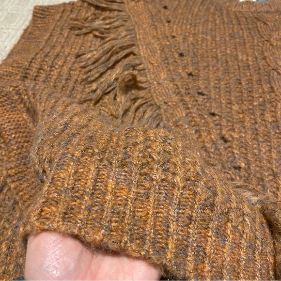 NWT {Anthropologie} Marled Chunky Knit Fringe Oversized Poncho Bronze - One Size - Picture 10 of 16